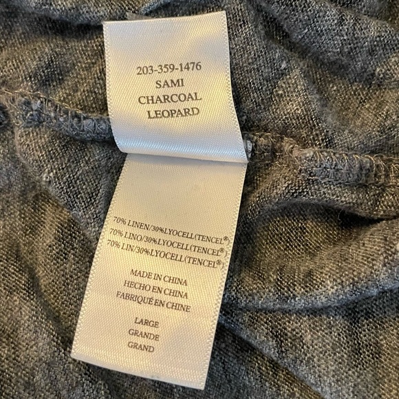 Rails Sami Long Sleeve V Neck Animal Print Top in Charcoal Linen Blend Size L - Picture 8 of 9